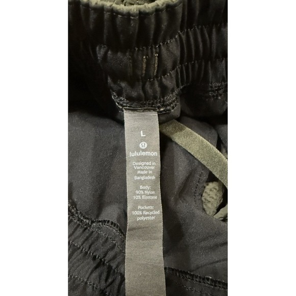 Lululemon Bowline Shorts 8" Seersucker in Dark Olive Men's Large Unlined Gym Run - Picture 4 of 4